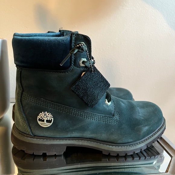 Timberland  Dark Teal  Velvet & Suede  Boots  Size 7.5 - Picture 4 of 16